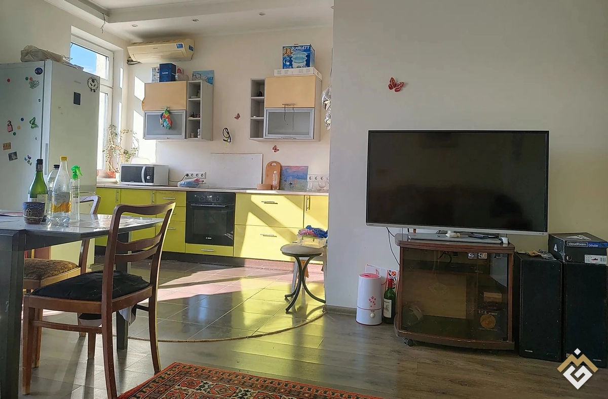 Long-term rental of a 3-room apartment on St Konovaltsia Yevhena 44A