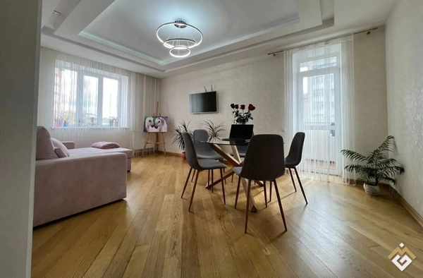 Long-term rental of a 3-room apartment on Urzhaĭna St