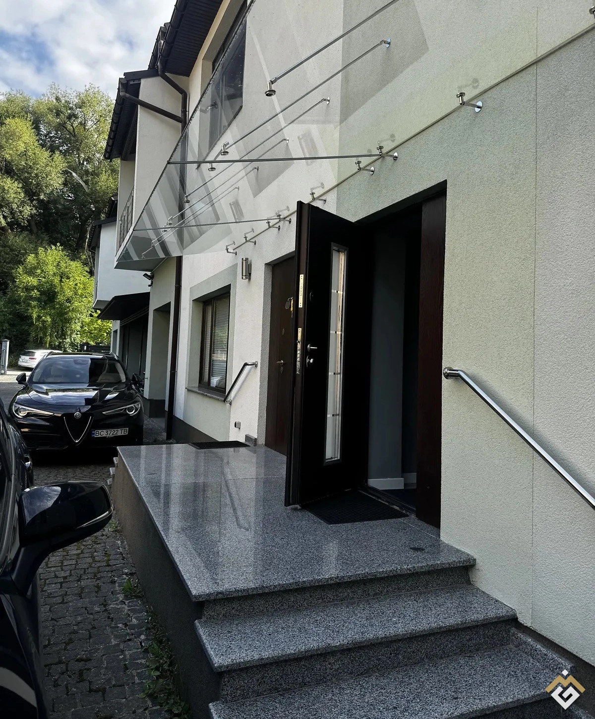 Long-term rental of a 2-room apartment on St Holubtsia Mykola 68