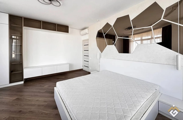 Long-term rental of a 2-room apartment on Valeriya Samofalova St 16A/5