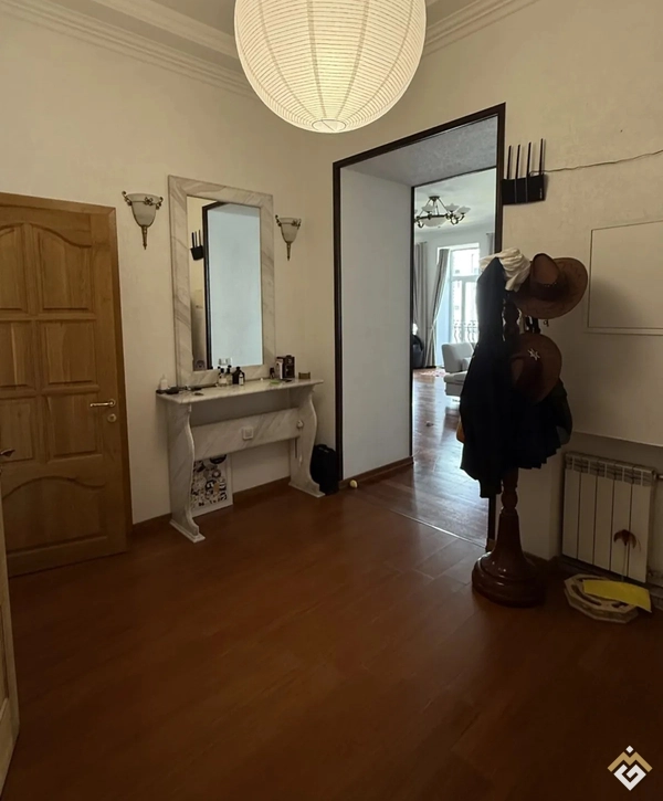Long-term rental of a 4-room apartment on Shota Rustaveli St 17