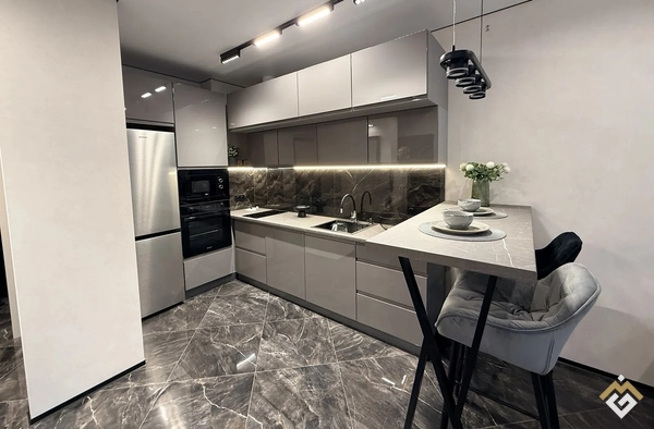 Long-term rental of a 2-room apartment on Tzehelniy Lane 12
