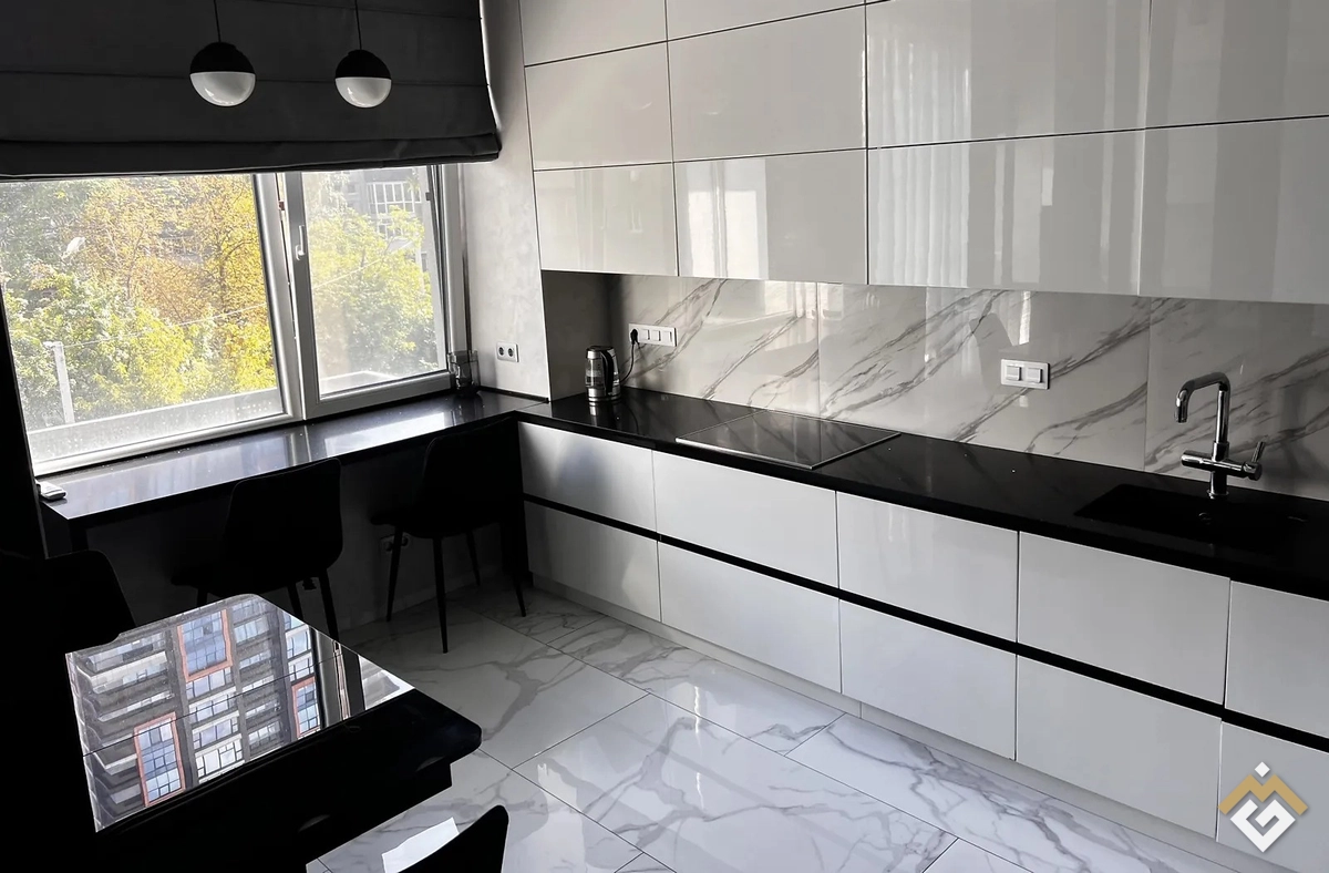 Long-term rental of a 2-room apartment on V. Vernadskyi St
