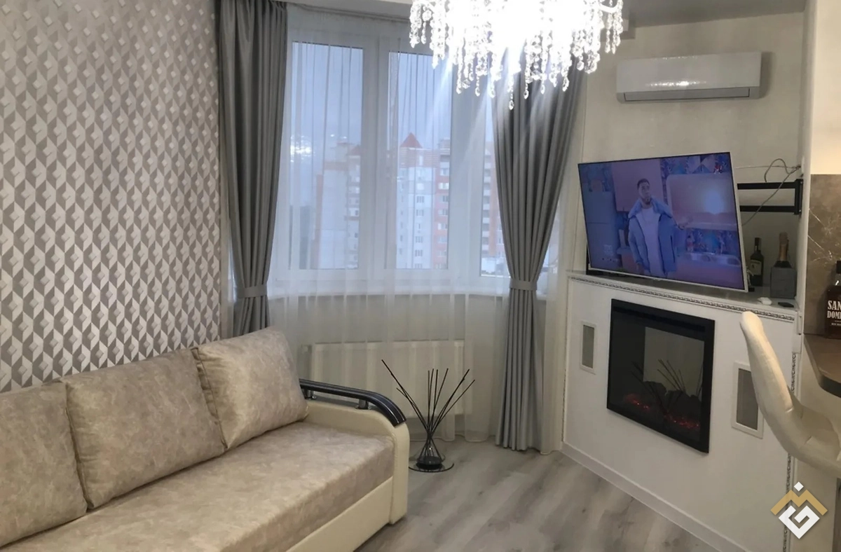 Long-term rental of a 3-room apartment on Boholyubova St 34