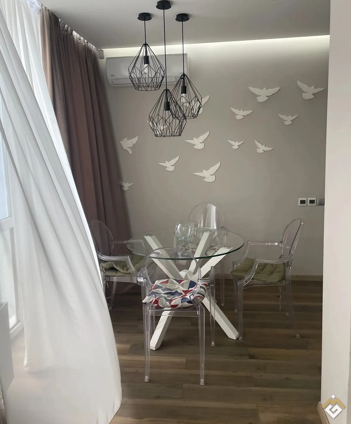 Long-term rental of a 3-room apartment on Sobornosti Avenue 30