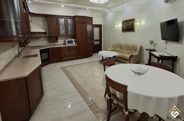 Long-term rental of a 2-room apartment on St Konovaltsia Yevhena 44A