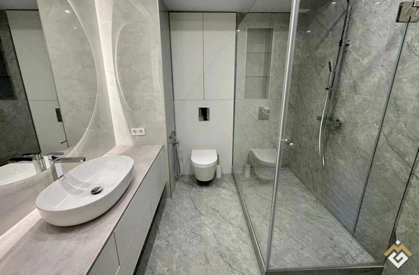 Long-term rental of a 3-room apartment on Naberezhna Peremohy St 68A