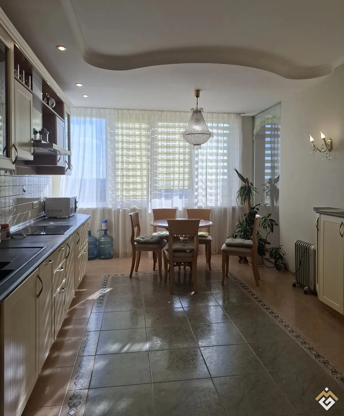 Long-term rental of a 3-room apartment on Klinichna St 23-25