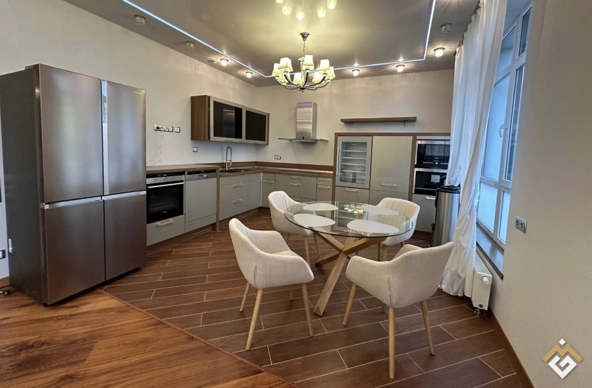 Long-term rental of a 3-room apartment on Andriya Verkhohlyada St 5