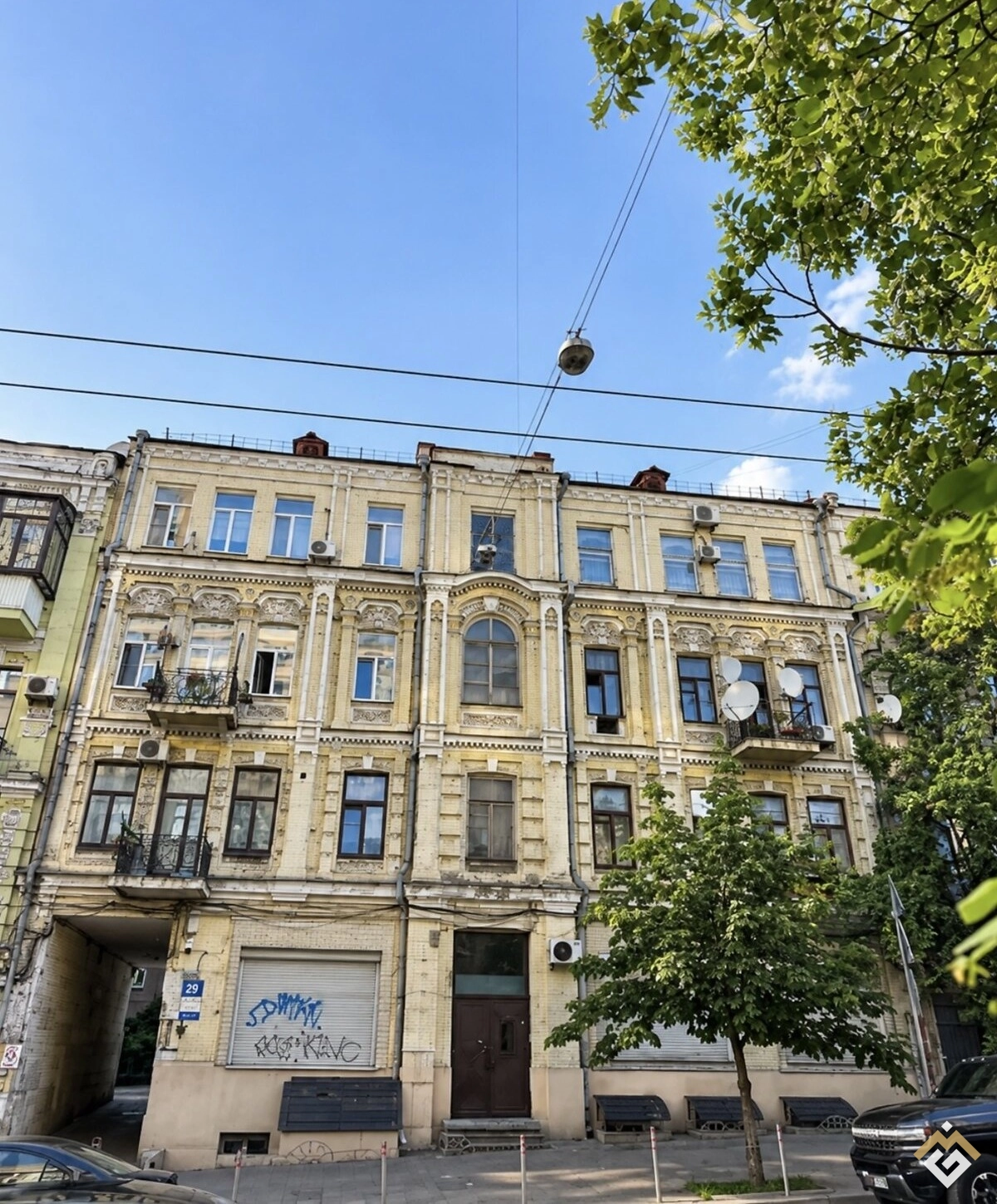 Long-term rental of a 3-room apartment on St. Symon Petliura 20