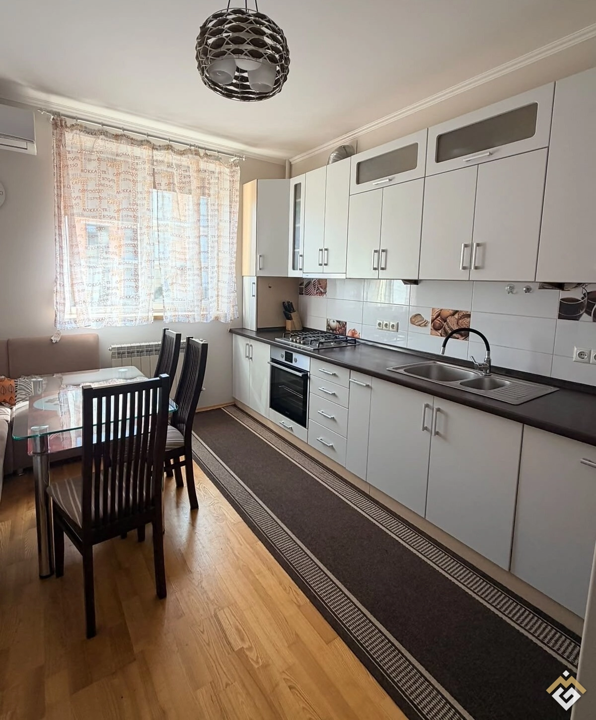Long-term rental of a 3-room apartment on Bohomoltsia St