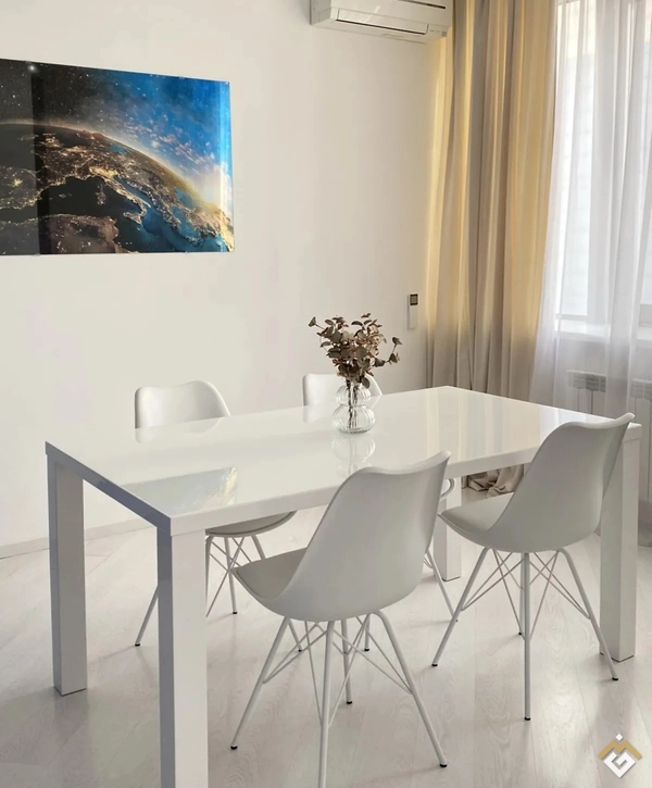 Long-term rental of a 2-room apartment on Naberezhna Dniprovska 14A