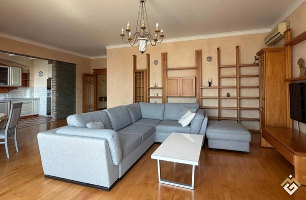 Long-term rental of a 3-room apartment on Bulvarno-Kudryavska St 36