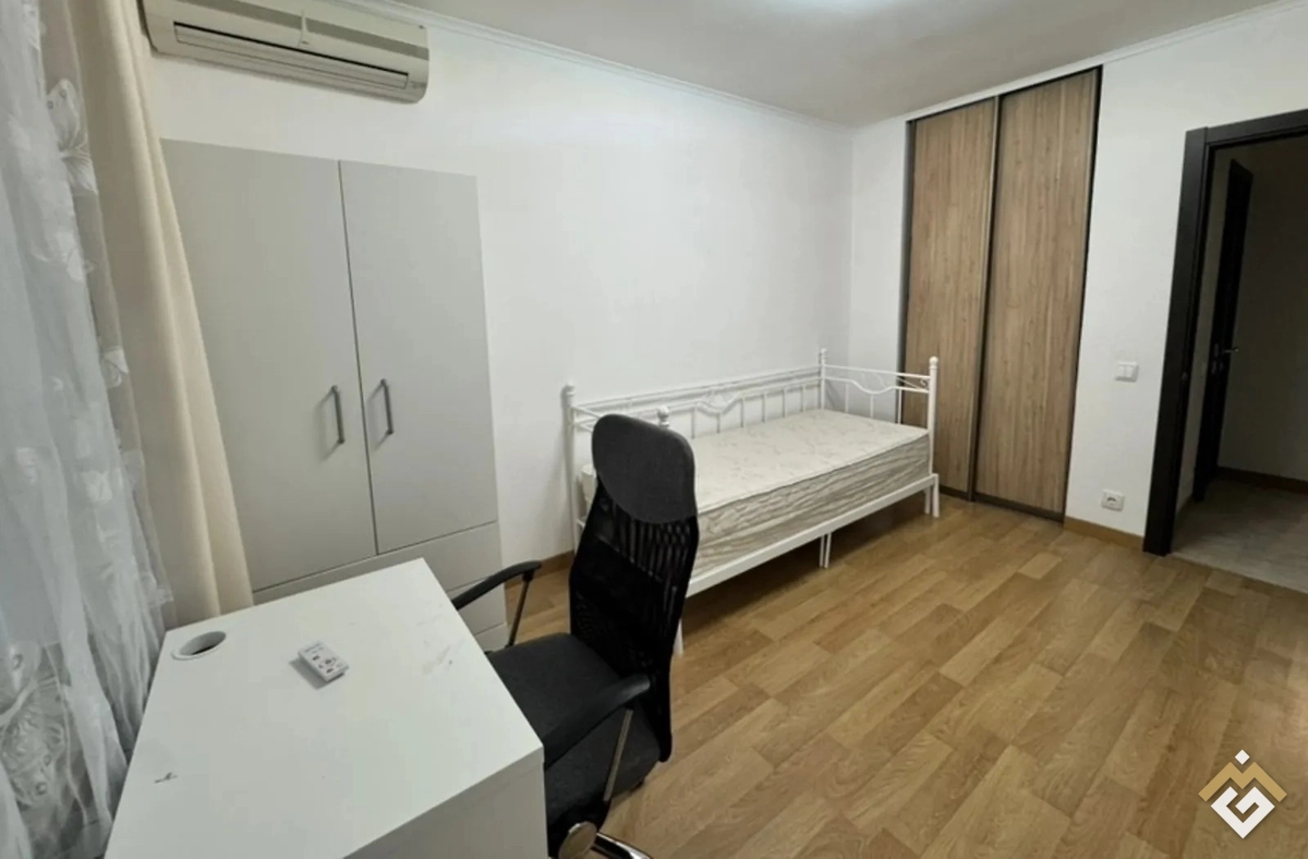 Long-term rental of a 2-room apartment on Lavrska St 4