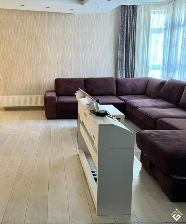 Long-term rental of a 3-room apartment on pr. Valeriya Lobanovskogo 4B