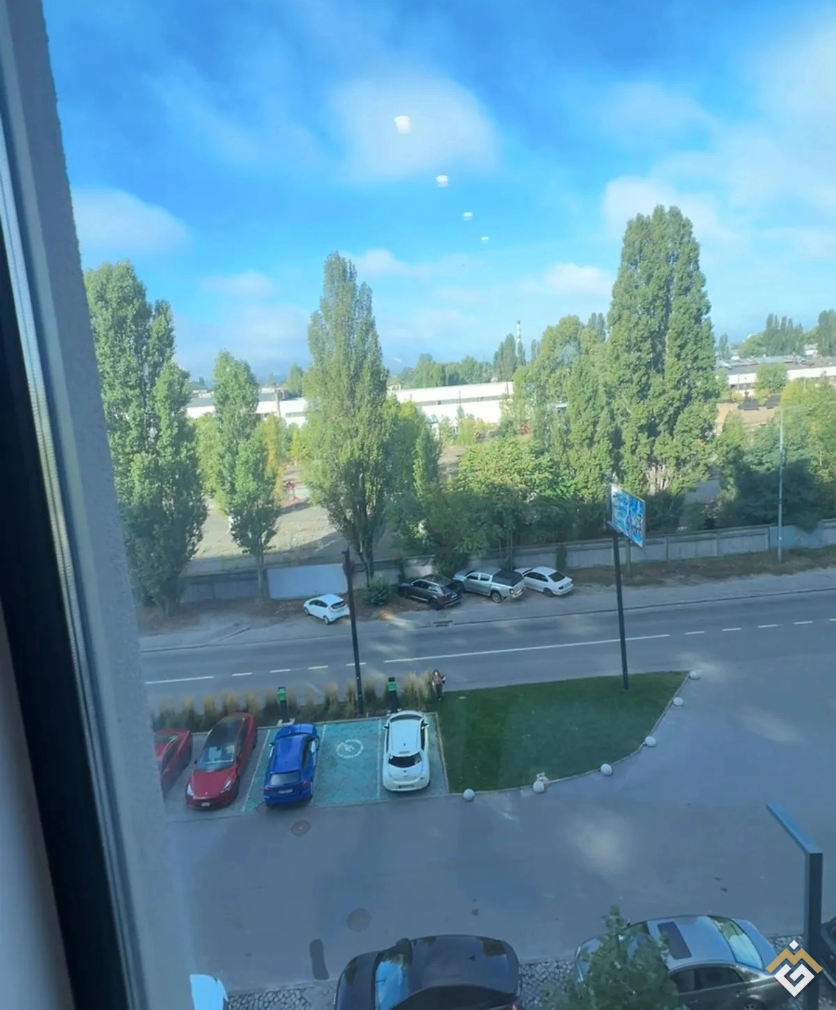 Long-term rental of a 2-room apartment on Naberezhno-Rybalska Doroha 5