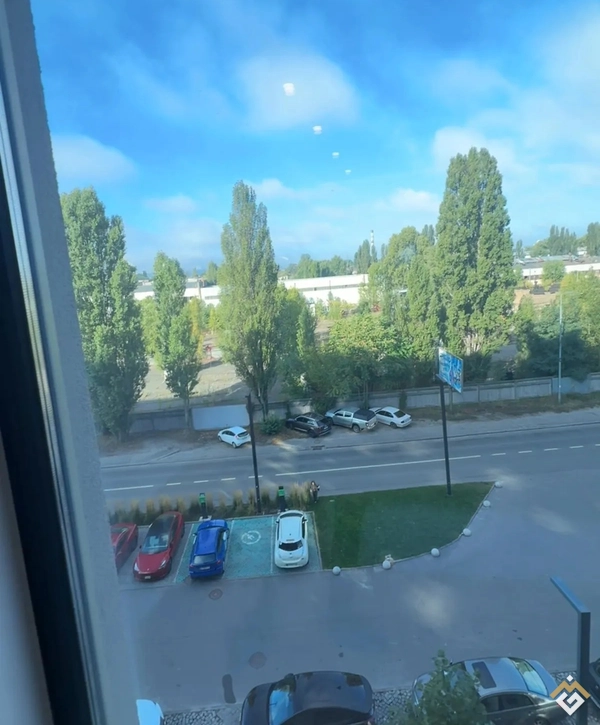 Long-term rental of a 2-room apartment on Naberezhno-Rybalska Doroha 5