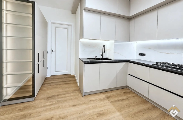 Long-term rental of a 2-room apartment on Pershotravneva St