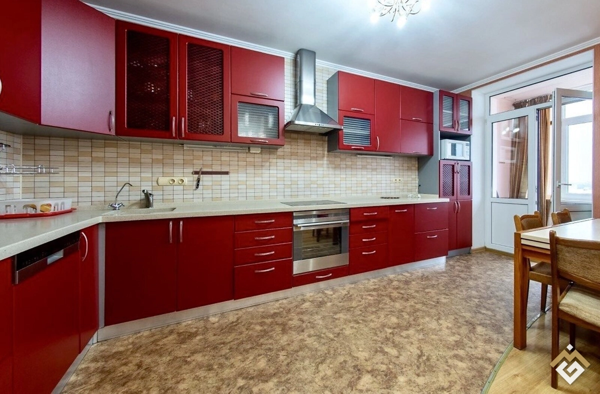 Langzeitmiete 7-Zimmer Wohnung in der St. Julia Zdanowskaja 54A