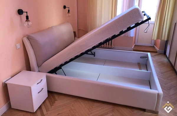 Langzeitmiete 2-Zimmer-Wohnung in der Bohdana Chmelnytskoho St 36A
