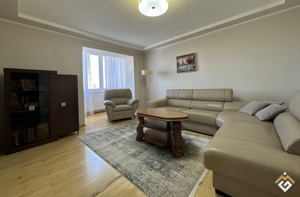 Langzeitmiete 3-Zimmer-Wohnung in Knyahyni Olhy St 1