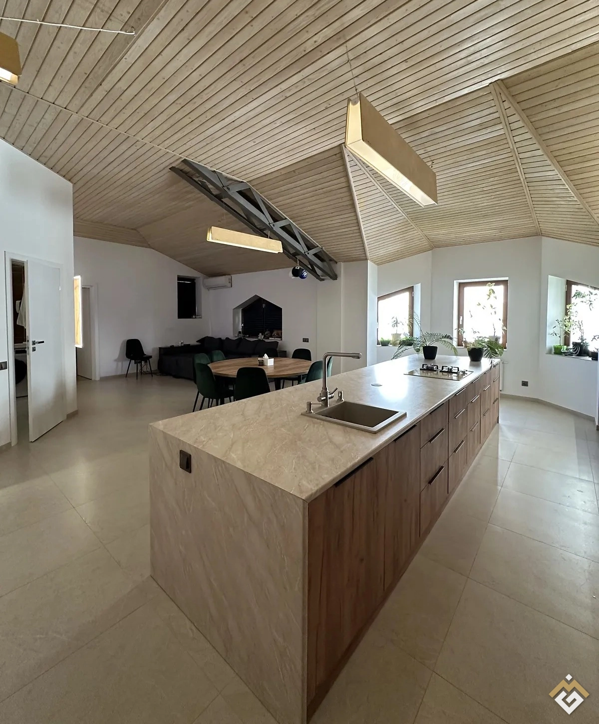 Long-term rental of a 2-room apartment on Akademika Vernadskogo St