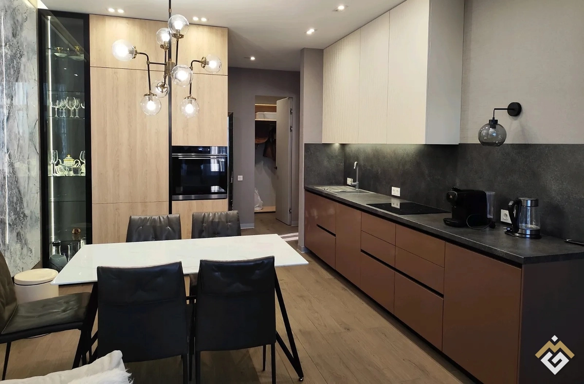 Long-term rental of a 2-room apartment on Andrii Verkhohliad St 20