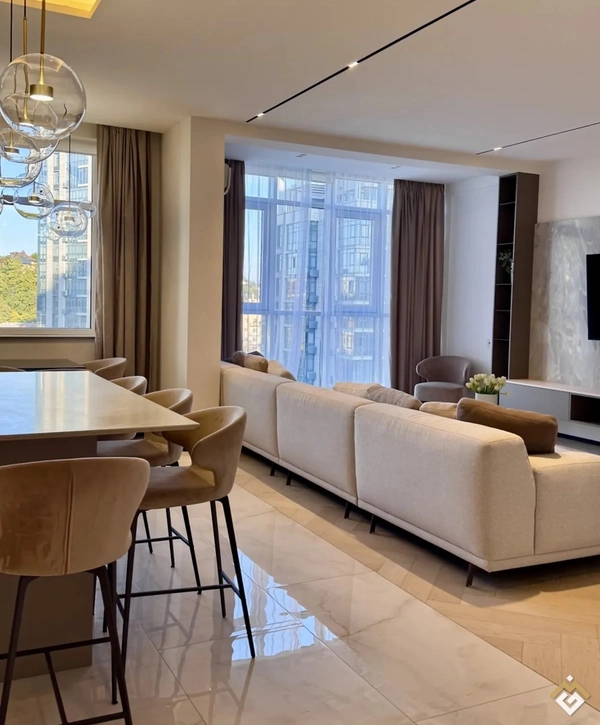 Location à long terme d'un appartement 3 pièces au 15A rue Andriy Verkhoglyad