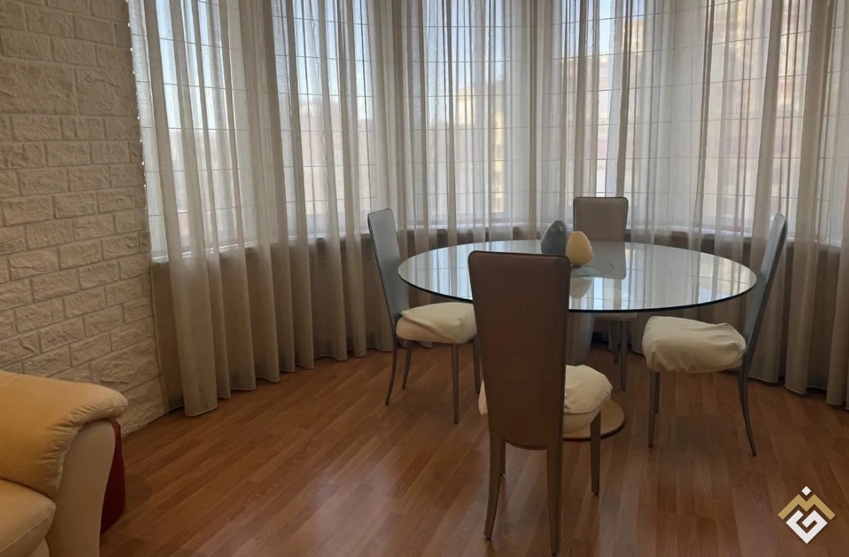 Location à long terme d'un appartement 3 pièces rue Dmytrivska (Shevchenkivskyi) 69