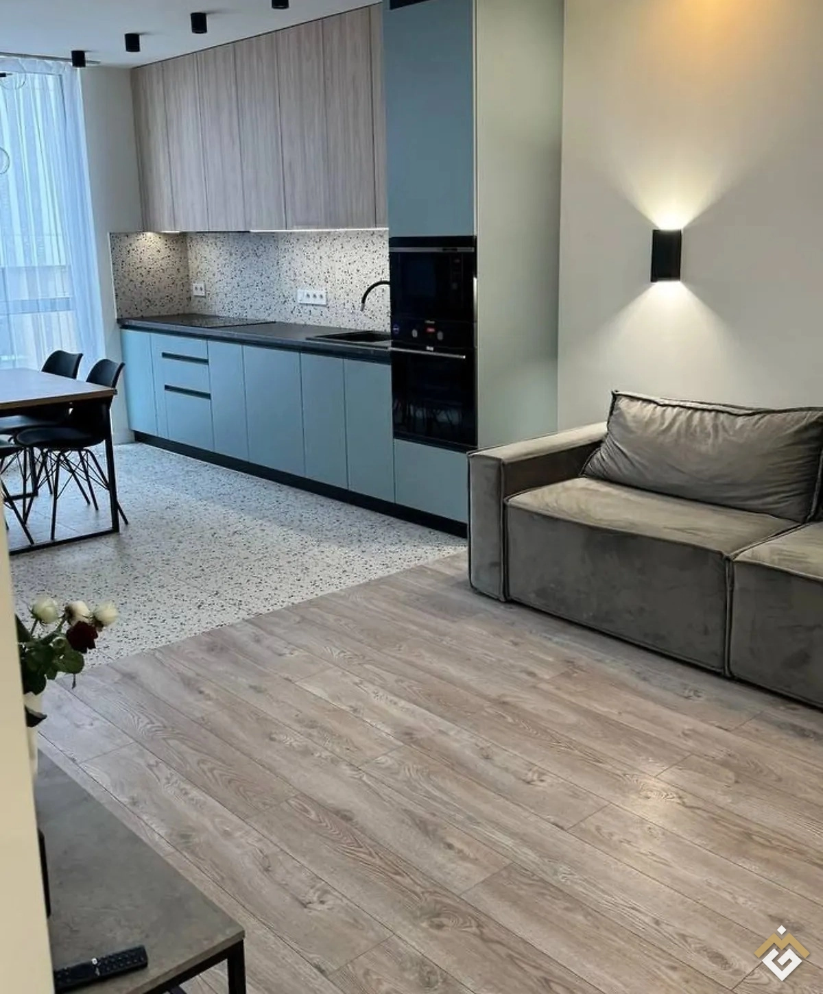 Langzeitmiete 3-Zimmer Wohnung in Saljutna Str. 2