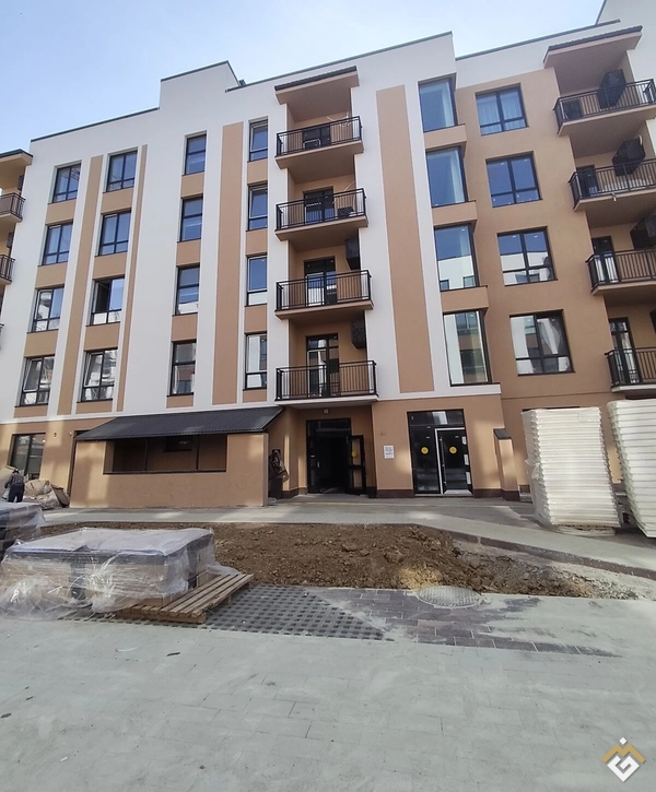Alquiler a largo plazo de apartamento de 2 habitaciones en la Calle Kapushanska 195 edificio 2